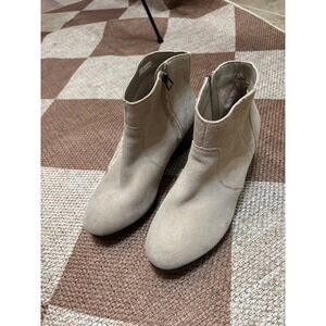 Crocs Leigh Suede Ankle Boots Beige Tan Wedge Booties Womens Size 8.5 203418